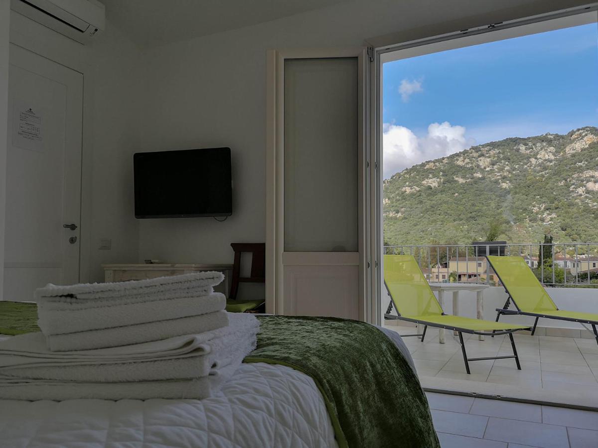 B&B Limone San Teodoro  Extérieur photo