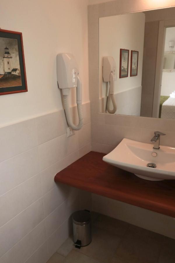 B&B Limone San Teodoro  Extérieur photo